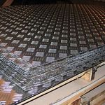 фото Лист алюминиевый рифленый 2х1200х3000 мм (Квинтет) ТУ 1-801-20-2008